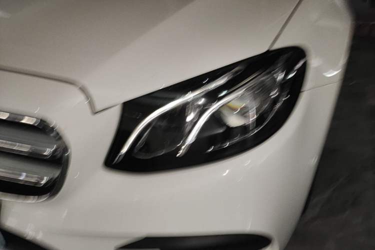 Used Mercedes-Benz E-Class 2019 E 300 L Sporty and Stylish Model Left Front Headlight