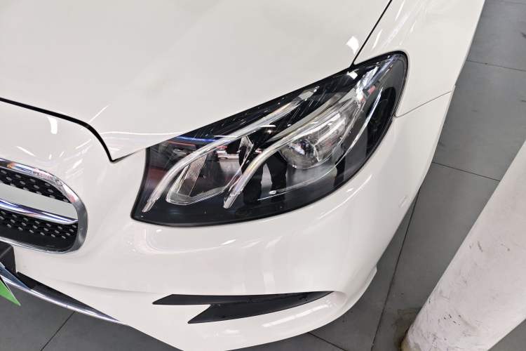 Used Mercedes-Benz E-Class 2019 E 200 Coupe Left Front Headlight
