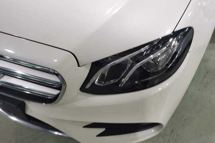 Used Mercedes-Benz E-Class 2019 E 300 L Sport Luxury Edition Left Front Headlight