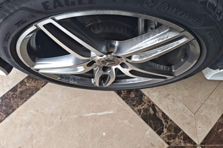 Used Mercedes-Benz E-Class 2019 E 200 Coupe Left Front Wheel Hub