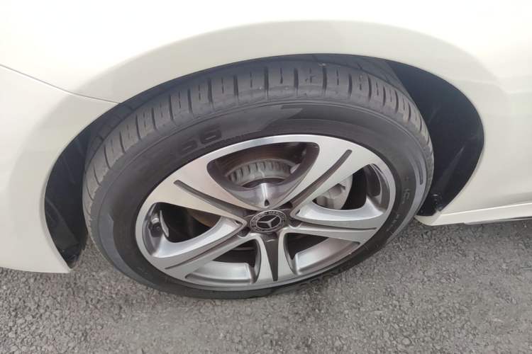 Used Mercedes-Benz E-Class 2019 E 260 L Sport Edition Left Front Wheel Hub