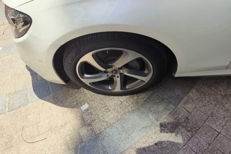 Used Mercedes-Benz E-Class 2019 Restyled E 300 L Sport Luxury Edition Left Front Wheel Hub