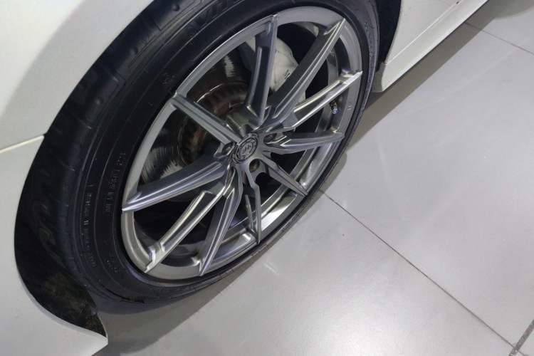 Used Mercedes-Benz E-Class 2019 E 200 Coupe Left Front Wheel Hub