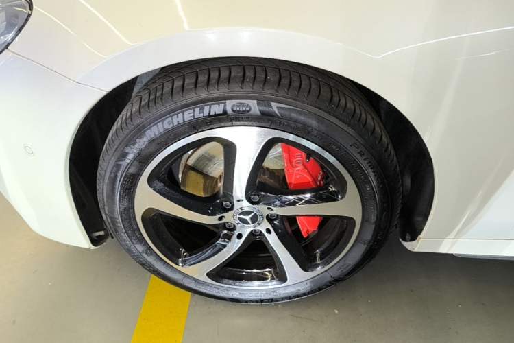 Used Mercedes-Benz E-Class 2019 E 300 L Sport Luxury Edition Left Front Wheel Hub