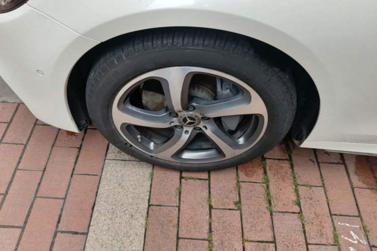 Used Mercedes-Benz E-Class 2019 Restyled E 300 L Sport Luxury Edition Left Front Wheel Hub