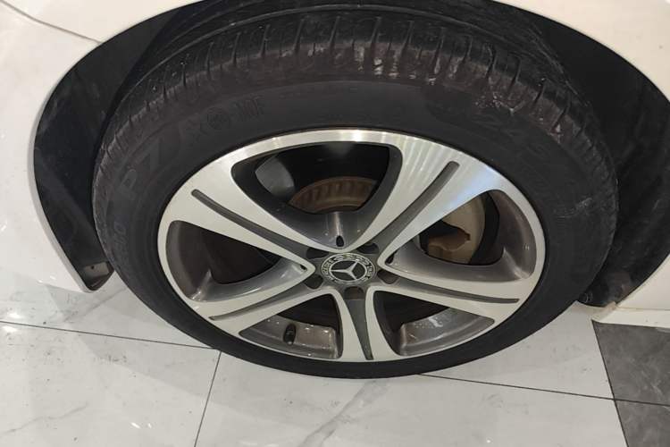 Used Mercedes-Benz E-Class 2019 E 200 L Sport Edition Left Front Wheel Hub