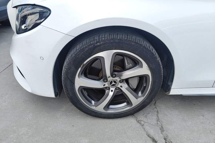 Used Mercedes-Benz E-Class 2019 Restyled E 300 L Sport Luxury Edition Left Front Wheel Hub