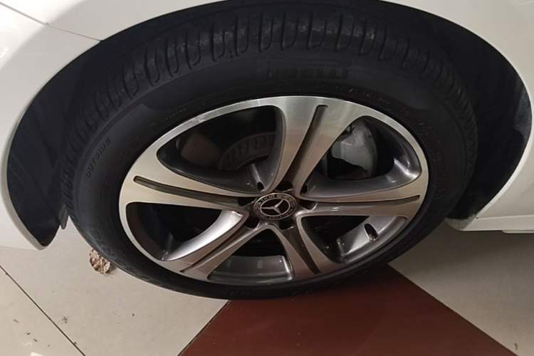 Used Mercedes-Benz E-Class 2019 E 200 L Sport Edition Left Front Wheel Hub