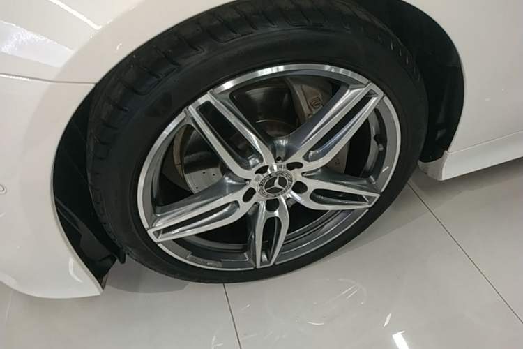 Used Mercedes-Benz E-Class 2019 E 200 Coupe Left Front Wheel Hub