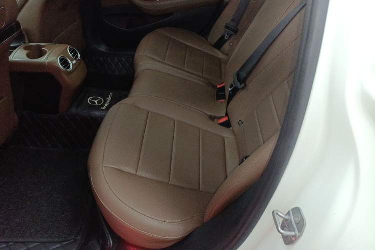 Used Mercedes-Benz E-Class 2019 Restyled E 300 L Sporty and Stylish Edition Left Rear Seat