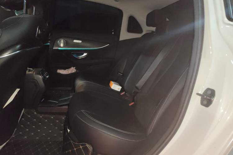 Used Mercedes-Benz E-Class 2019 E 300 L Sporty and Stylish Model Left Rear Seat