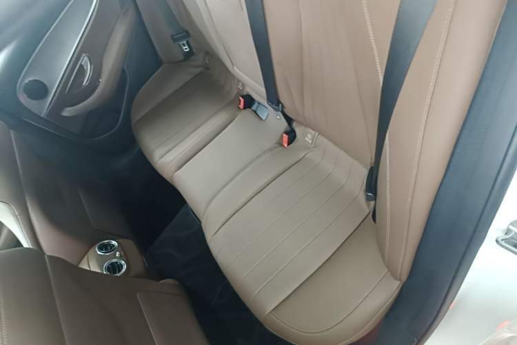 Used Mercedes-Benz E-Class 2019 E 260 Sport Edition 4MATIC Left Rear Seat