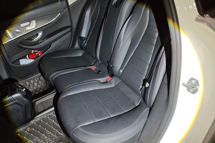 Used Mercedes-Benz E-Class 2019 Restyled E 300 L Sport Luxury Edition Left Rear Seat