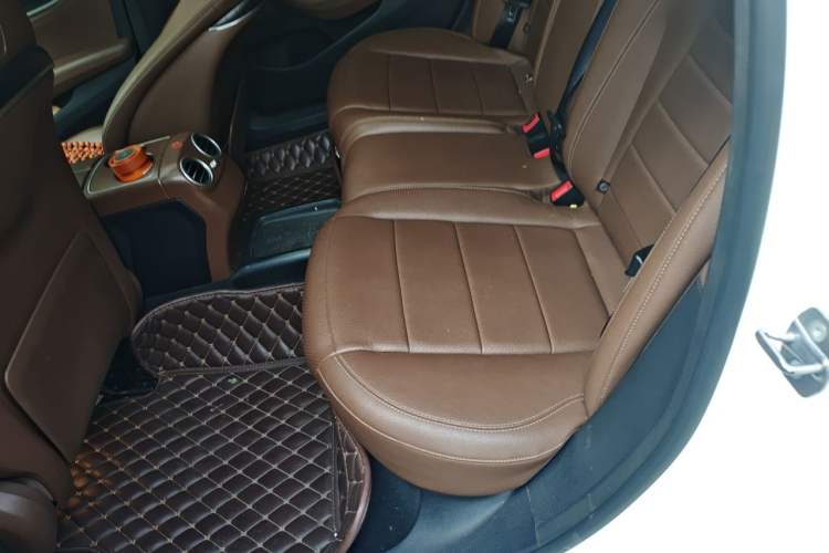 Used Mercedes-Benz E-Class 2019 E 300 L Sporty and Stylish Model Left Rear Seat