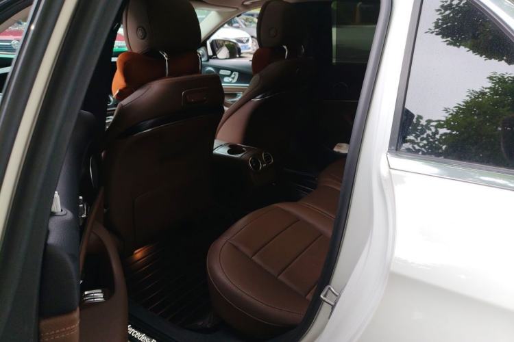 Used Mercedes-Benz E-Class 2019 E 300 L Sport Luxury Edition Left Rear Seat