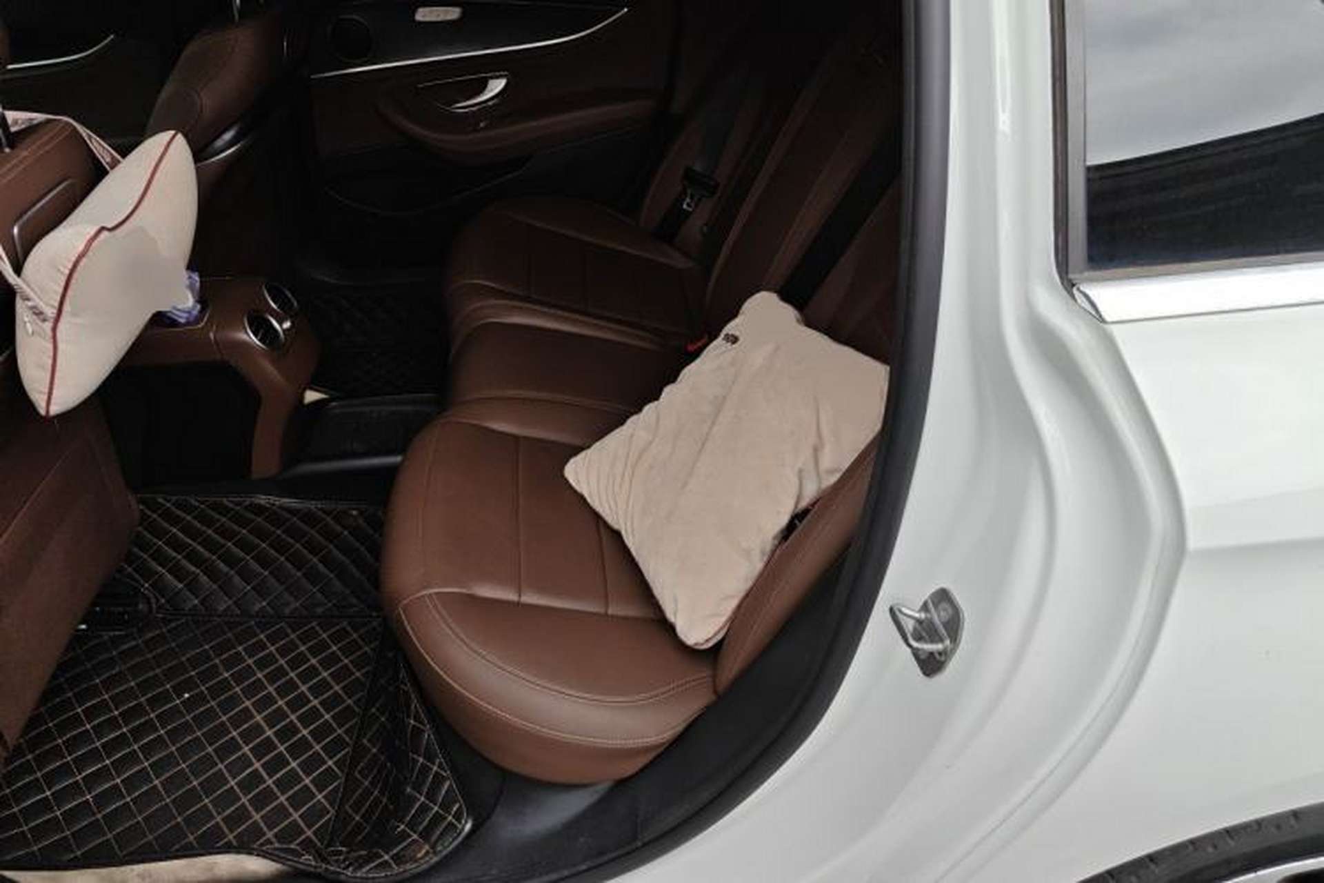 Used Mercedes-Benz E-Class 2019 E 200 L Sport Edition Left Rear Seat