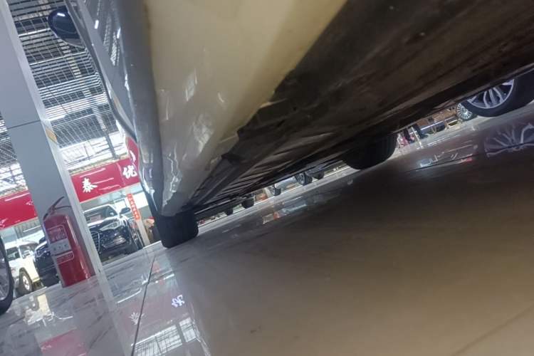 Used Mercedes-Benz E-Class 2019 E 200 L Sport Edition Left Side Sill