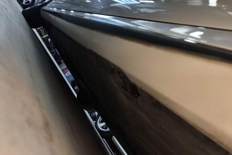Used Mercedes-Benz E-Class 2019 Restyled E 300 L Sport Luxury Edition Left Side Sill