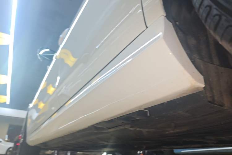 Used Mercedes-Benz E-Class 2019 E 260 Sport Edition Left Side Sill