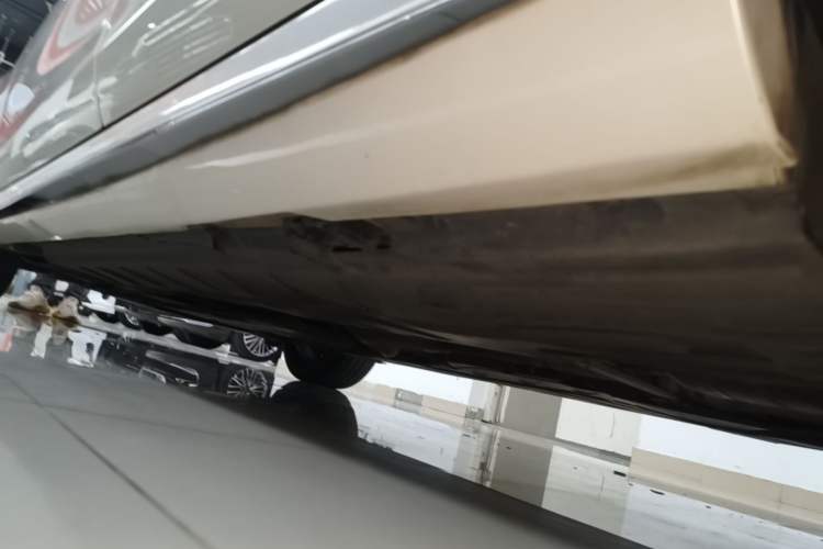Used Mercedes-Benz E-Class 2019 E 200 L Sport Edition Left Side Sill