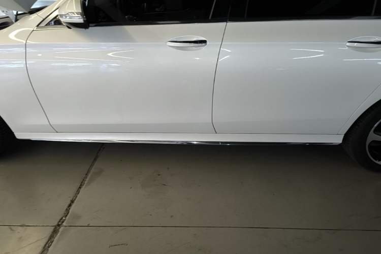 Used Mercedes-Benz E-Class 2019 E 300 L Sport Luxury Edition Left Side Sill