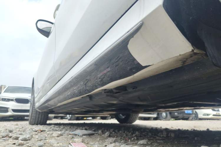 Used Mercedes-Benz E-Class 2019 E 260 L Sport Edition Left Side Sill