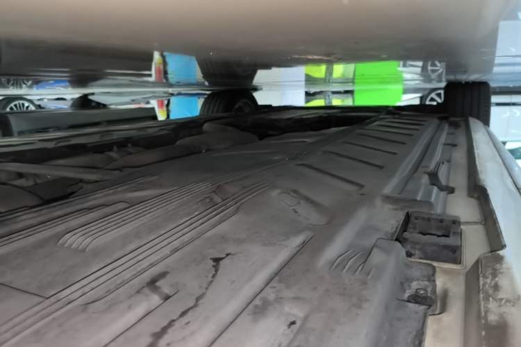 Used Mercedes-Benz E-Class 2019 E 200 L Sport 4MATIC Left Side Sill