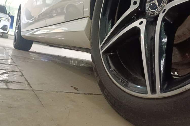 Used Mercedes-Benz E-Class 2019 E 260 Sport Edition Left Side Sill