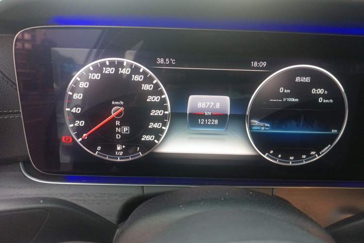 Used Mercedes-Benz E-Class 2019 Restyled E 300 L Sport Luxury Edition Odometer Close Up