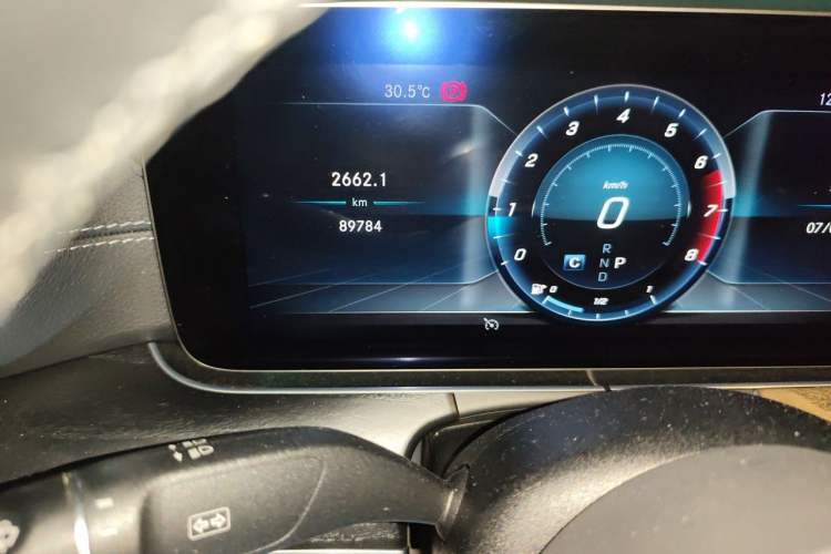 Used Mercedes-Benz E-Class 2019 E 200 L Sport Edition Odometer Close Up
