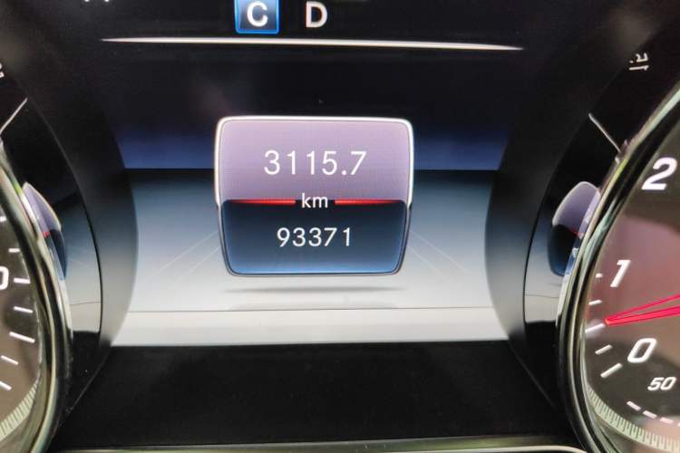 Used Mercedes-Benz E-Class 2019 E 200 Sport Edition Odometer Close Up