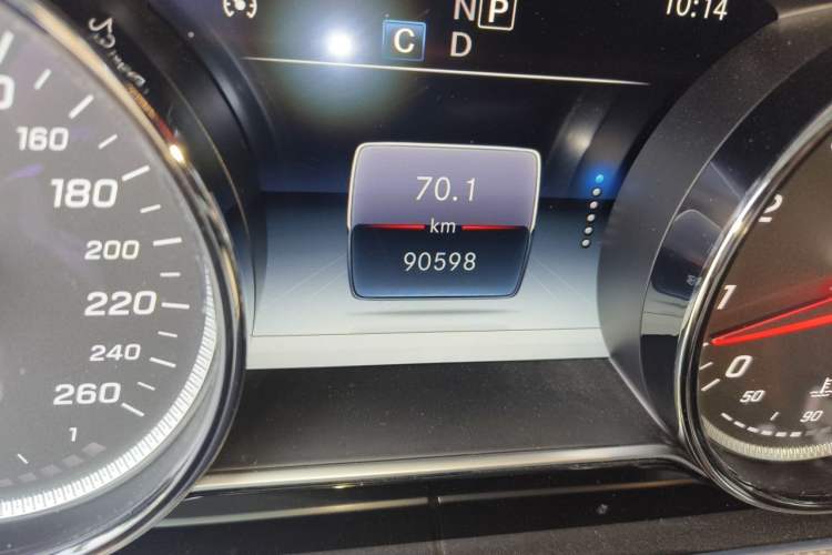Used Mercedes-Benz E-Class 2019 E 200 Sport Edition Odometer Close Up