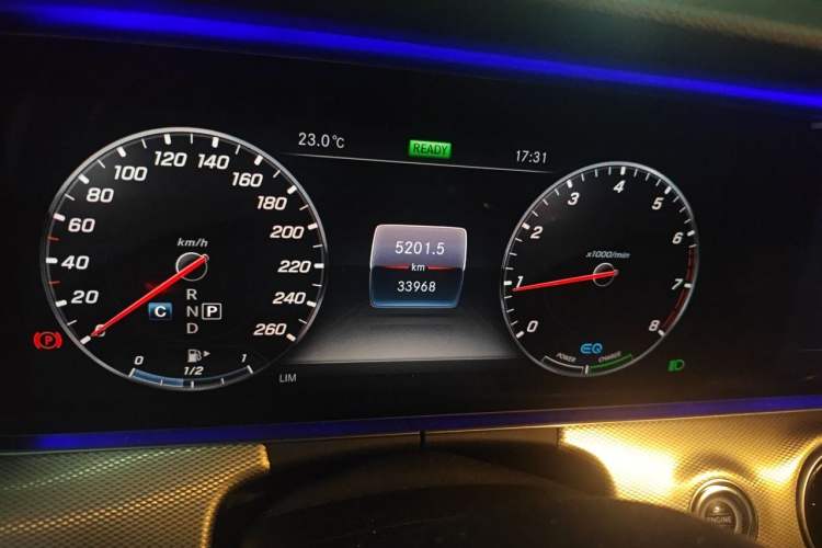 Used Mercedes-Benz E-Class 2019 E 260 Sport Edition Odometer Close Up