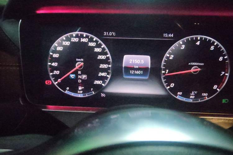 Used Mercedes-Benz E-Class 2019 E 200 L Sport Edition Odometer Close Up