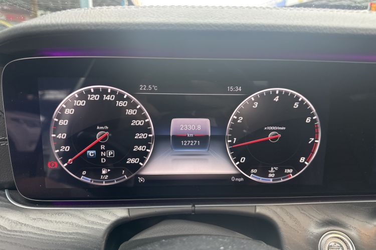 Used Mercedes-Benz E-Class 2019 E 200 L Sport Edition Odometer Close Up