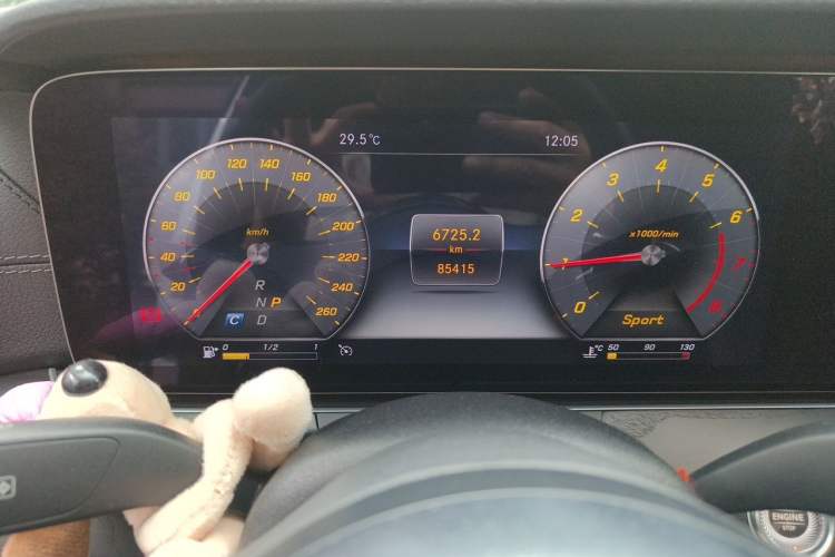 Used Mercedes-Benz E-Class 2019 E 200 L Sport Edition Odometer Close Up