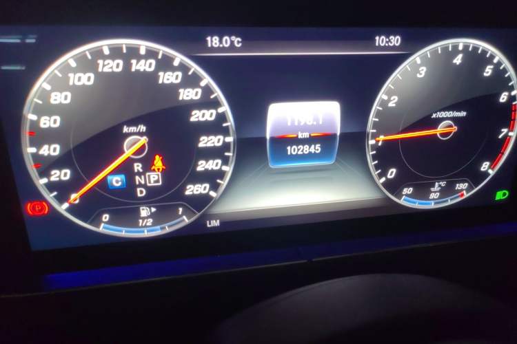 Used Mercedes-Benz E-Class 2019 Facelifted E 300 L Stylish Version Odometer Close Up