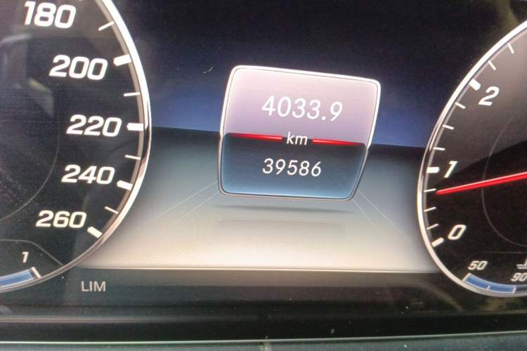 Used Mercedes-Benz E-Class 2019 E 200 L Sport 4MATIC Odometer Close Up