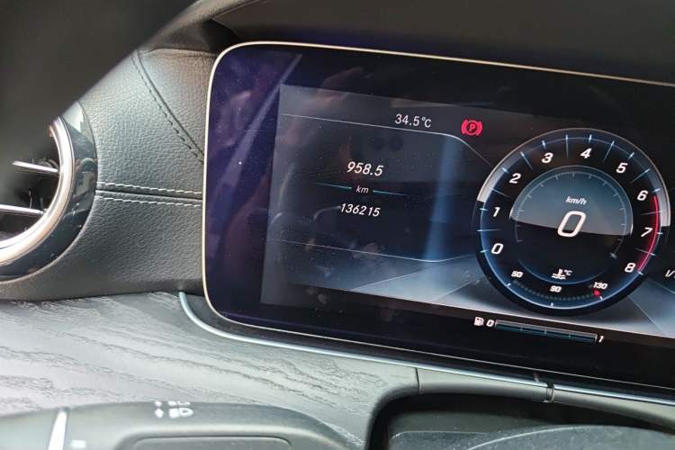 Used Mercedes-Benz E-Class 2019 E 200 L Sport Edition Odometer Close Up