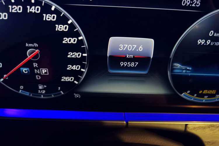 Used Mercedes-Benz E-Class 2019 E 200 Coupe Odometer Close Up