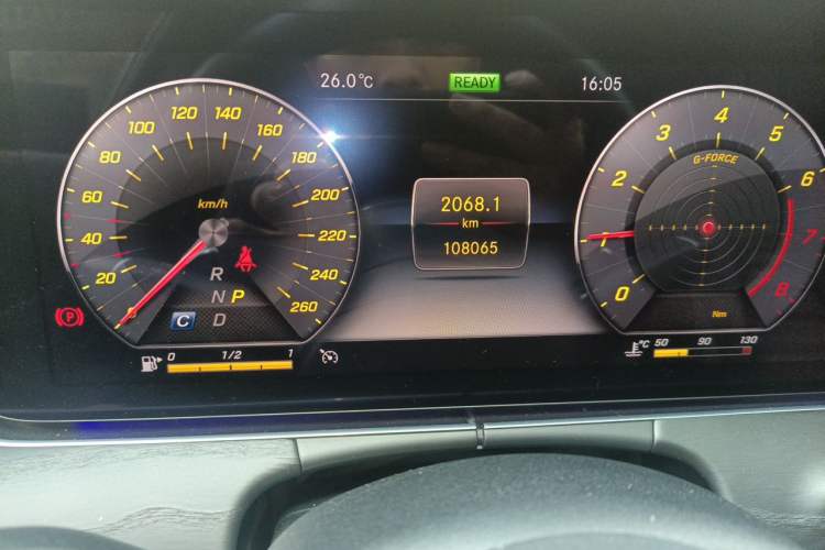 Used Mercedes-Benz E-Class 2019 E 260 L Sport Edition Odometer Close Up