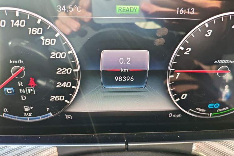 Used Mercedes-Benz E-Class 2019 E 260 Sport Edition 4MATIC Odometer Close Up