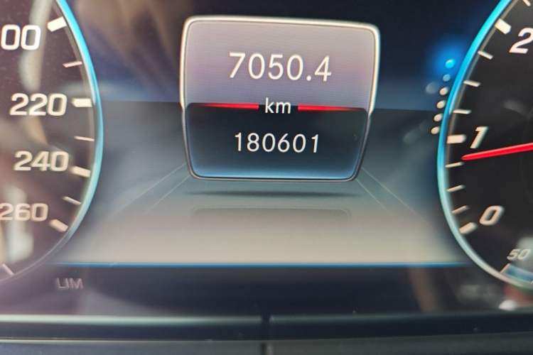 Used Mercedes-Benz E-Class 2019 E 200 L Sport Edition Odometer Close Up