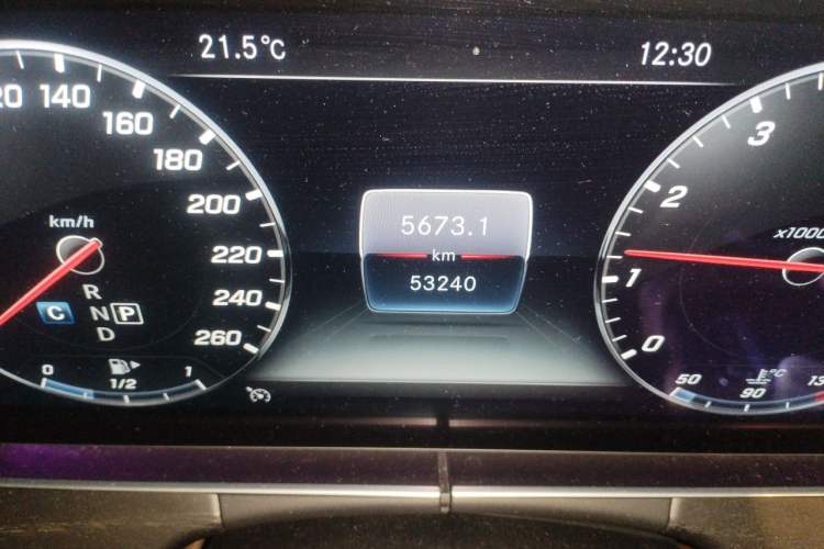 Used Mercedes-Benz E-Class 2019 Restyled E 300 L Sport Luxury Edition Odometer Close Up