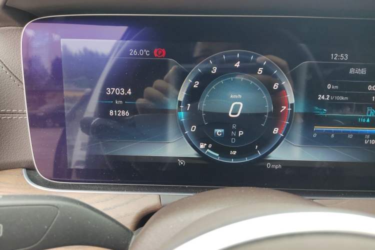 Used Mercedes-Benz E-Class 2019 E 200 L Odometer Close Up