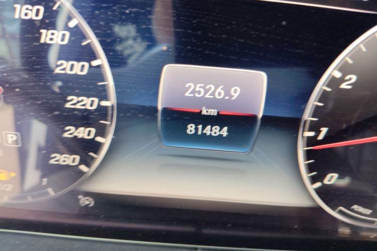 Used Mercedes-Benz E-Class 2019 E 260 L Sport Edition Odometer Close Up