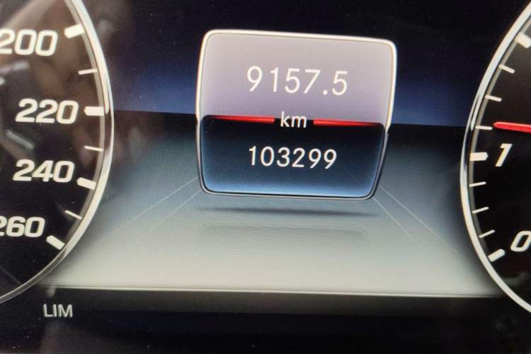 Used Mercedes-Benz E-Class 2019 E 260 L Sport Edition Odometer Close Up