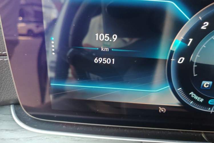 Used Mercedes-Benz E-Class 2019 E 260 L Sport Edition Odometer Close Up