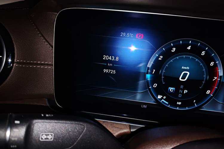 Used Mercedes-Benz E-Class 2019 E 300 L Sport Luxury Edition Odometer Close Up
