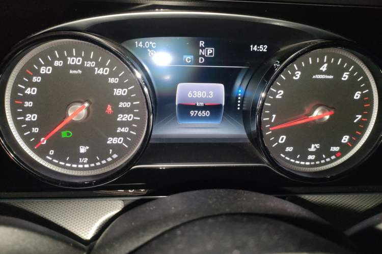 Used Mercedes-Benz E-Class 2019 E 200 Sport 4MATIC Odometer Close Up
